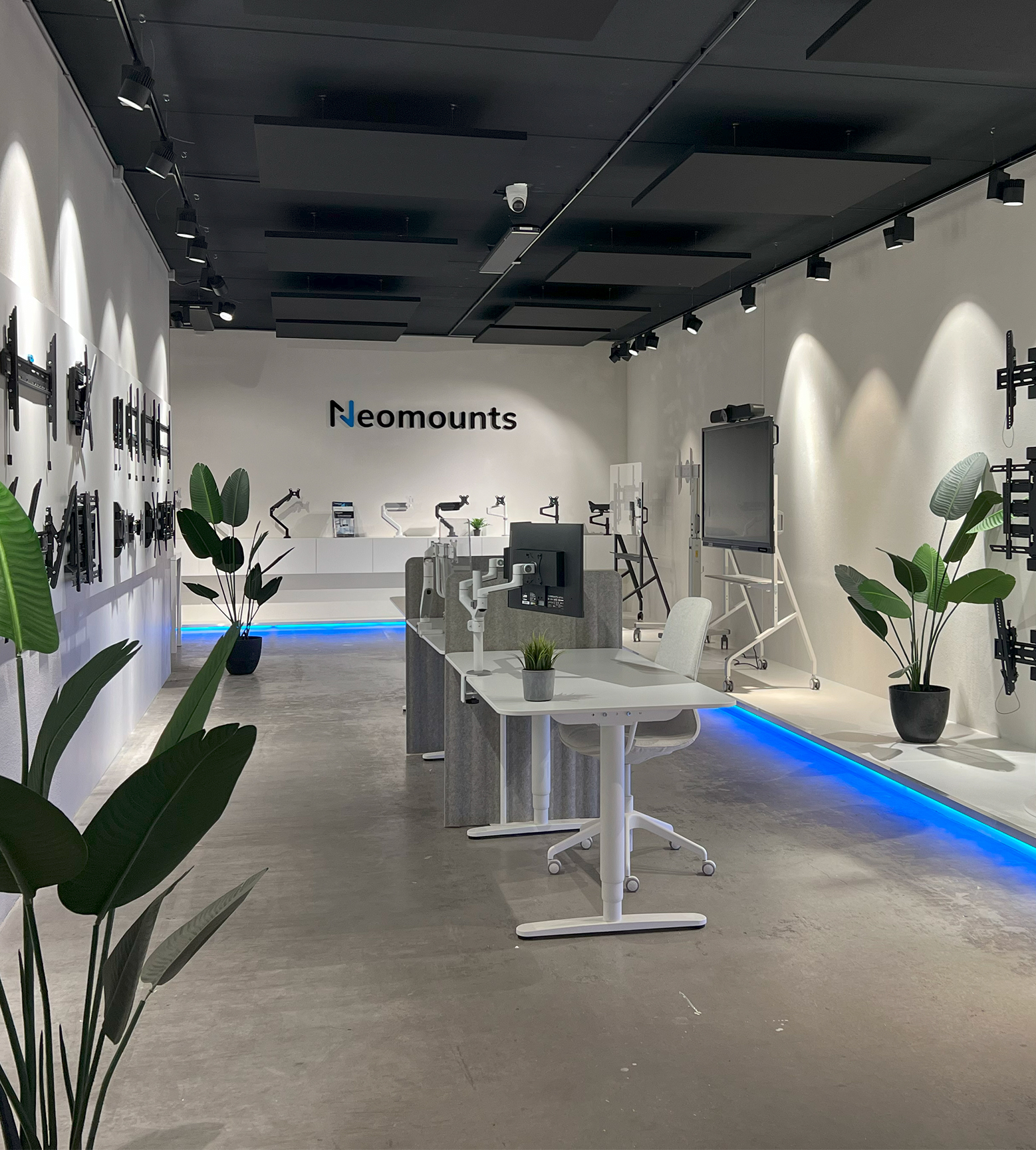 Explore el renovado centro de experiencia Neomounts